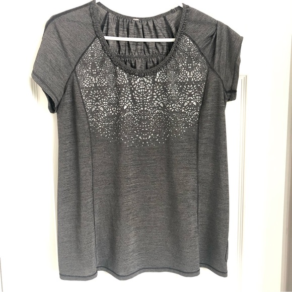 Lululemon Run Wild Short Sleeve Tech top, size 12 - Picture 1 of 7